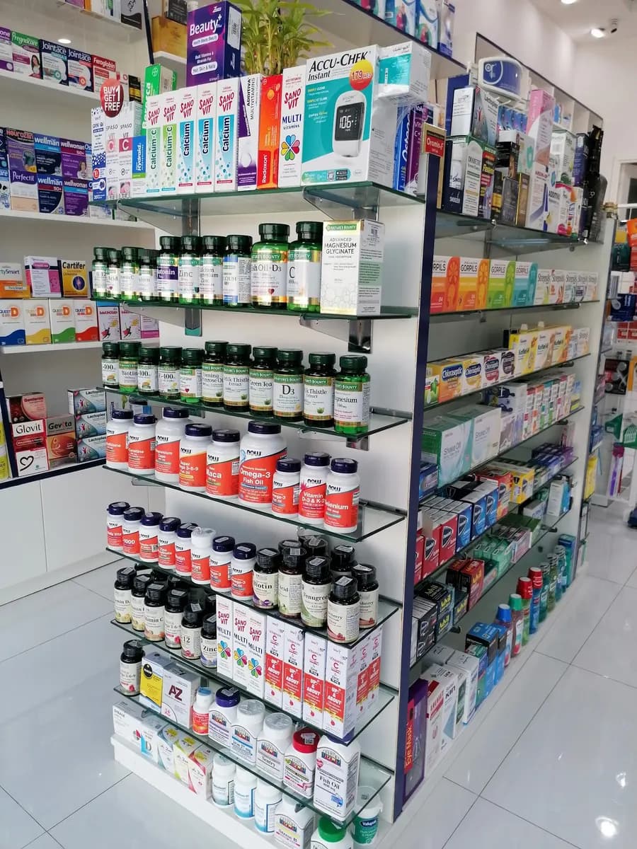 Life Glow Pharmacy — صورة 7