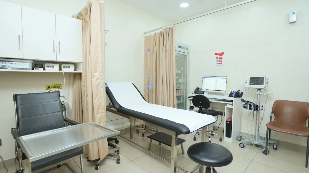 AL Noor Polyclinic AL Satwa photo 3