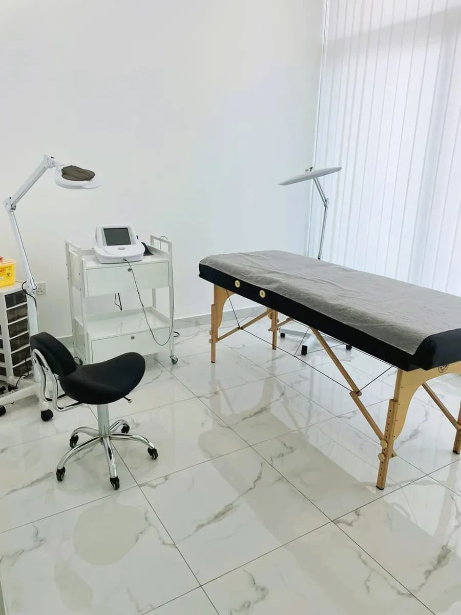 Chic & Smooth Hair Removal Center