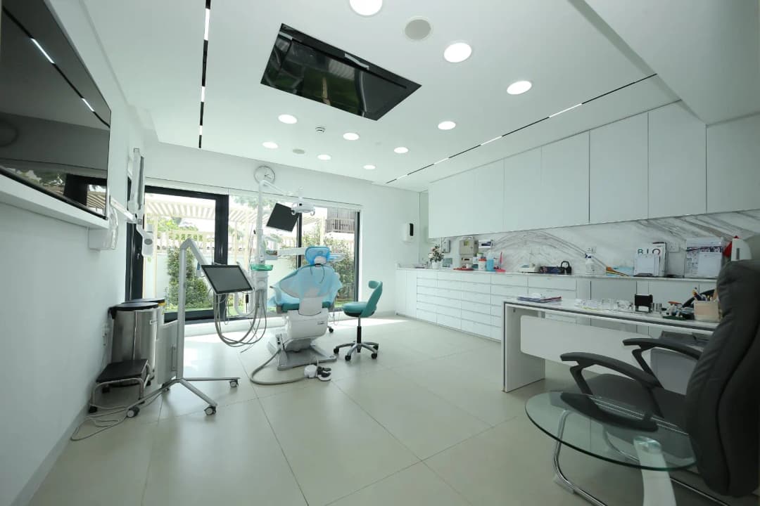 Cosmedent Medical Center photo 3