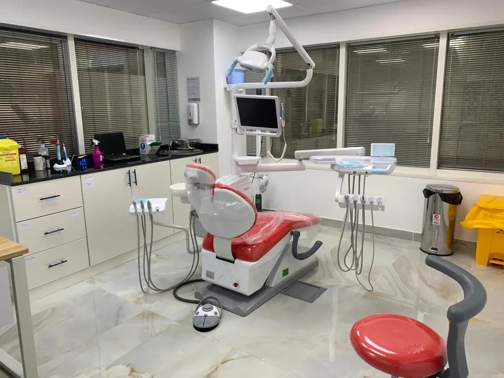 DR Dawlat Hussein Dental Clinic photo 3