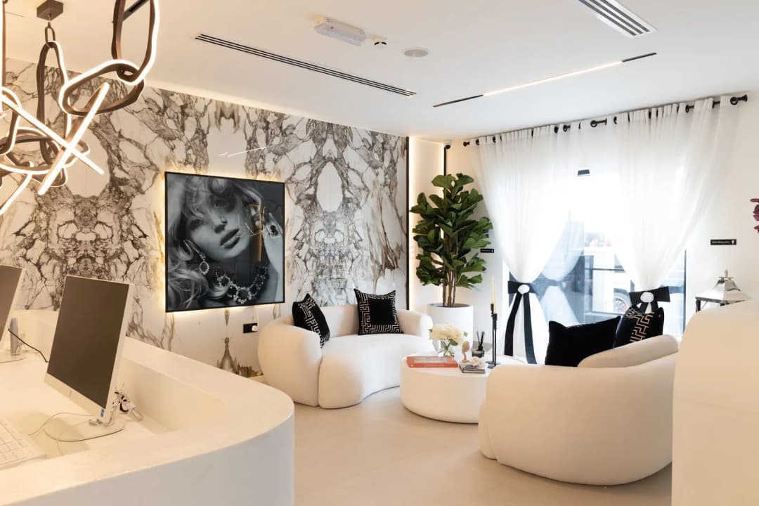 LA Vogue Experts Poly Clinic