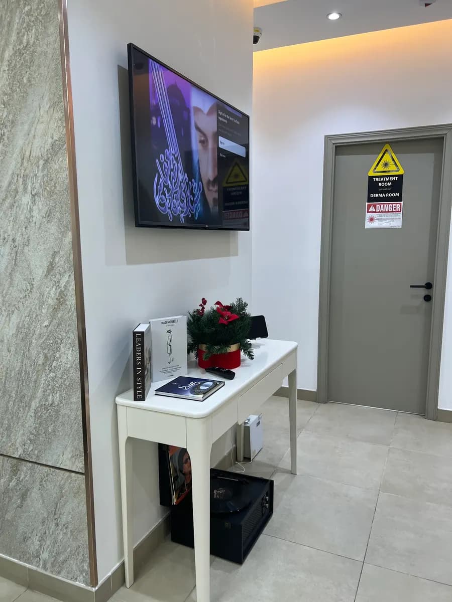 Pure white medical center — صورة 7