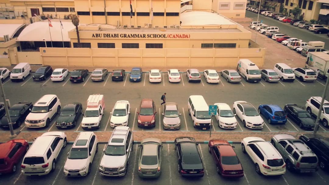 Abu Dhabi Grammar School (Canada) - L L C Clinic — صورة 6