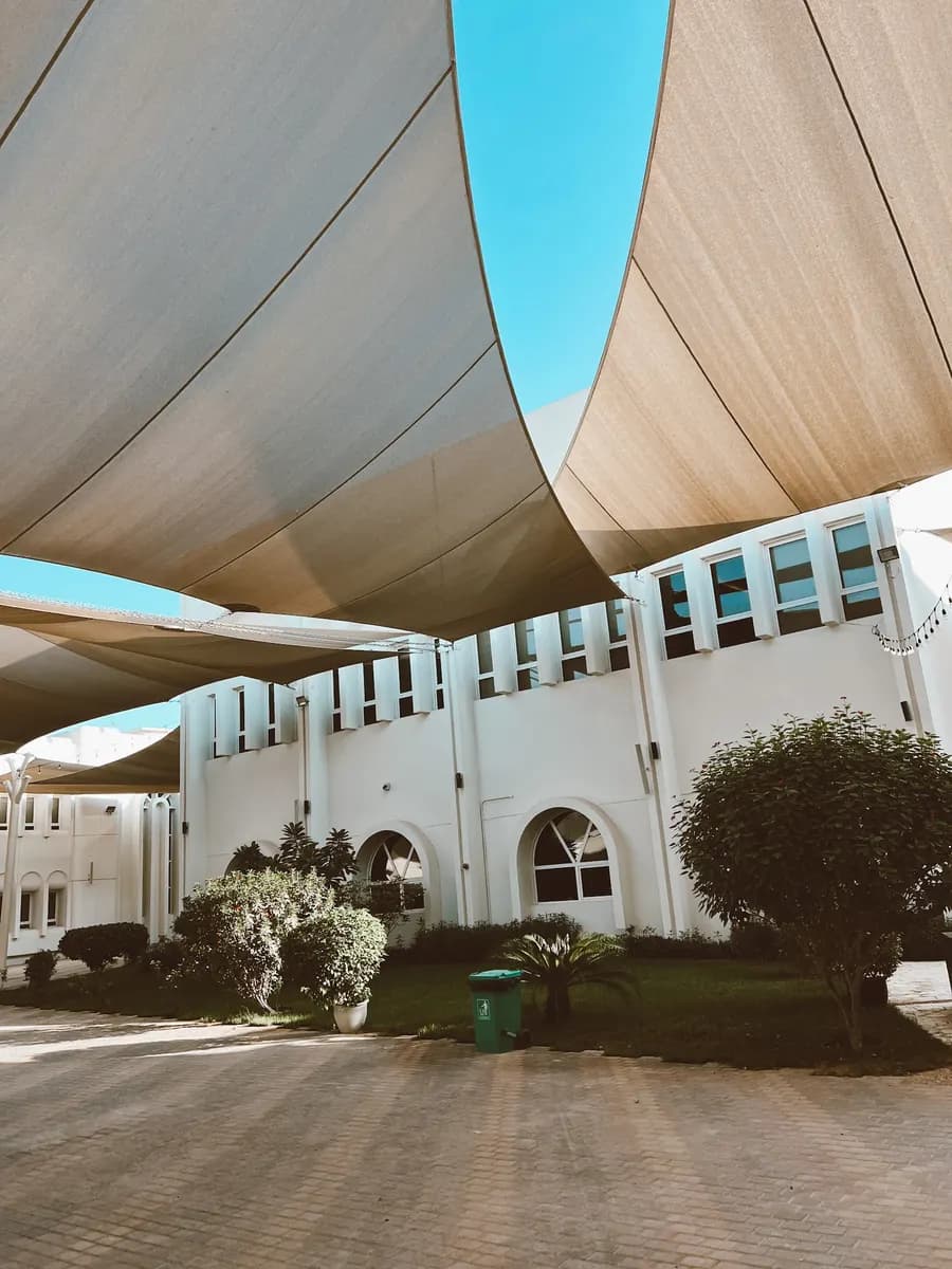 Mohammed Bin Zayed University For Humanities - Abu Dhabi - First Aid Post Clinic — صورة 8