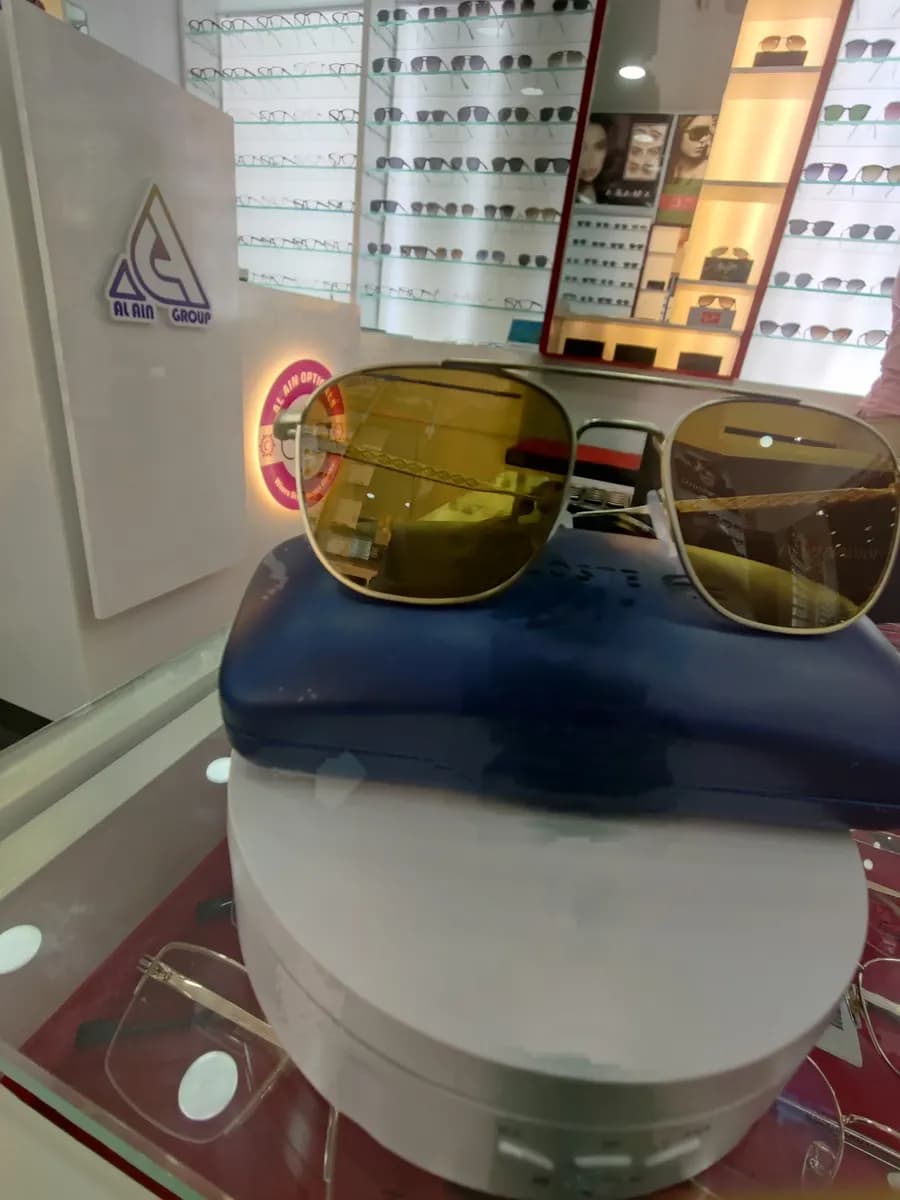 AL Ain Opticals — صورة 7