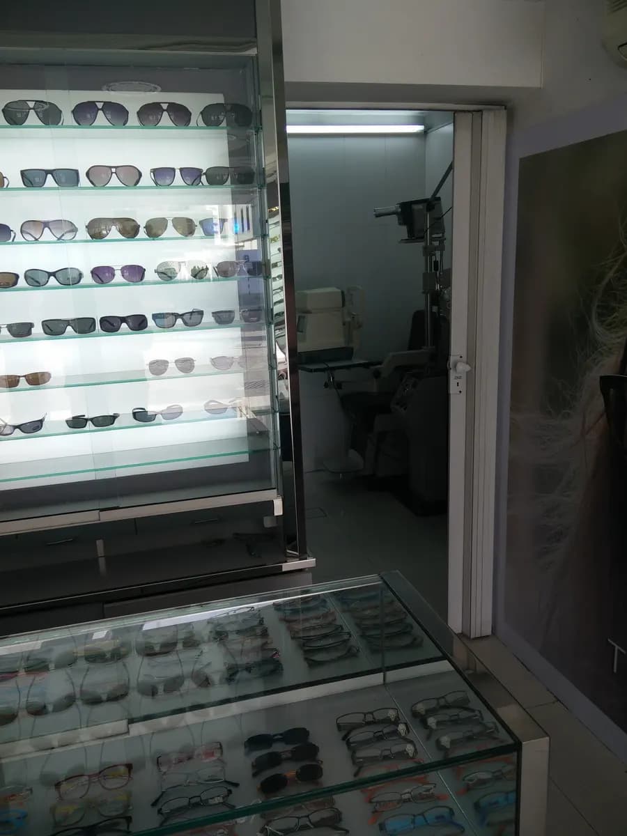 AL Karawan Opticals — صورة 7