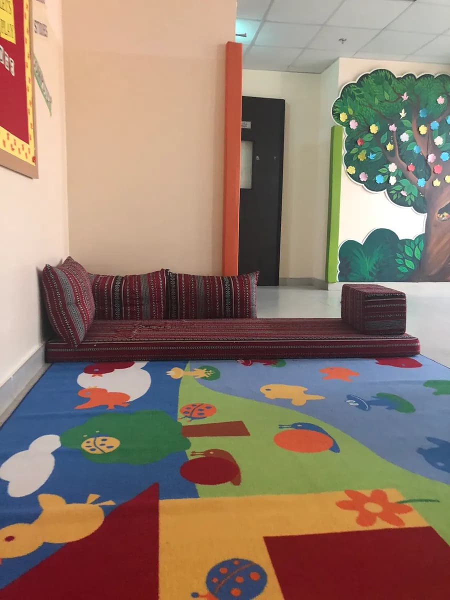 Ambassador School Clinic — صورة 7