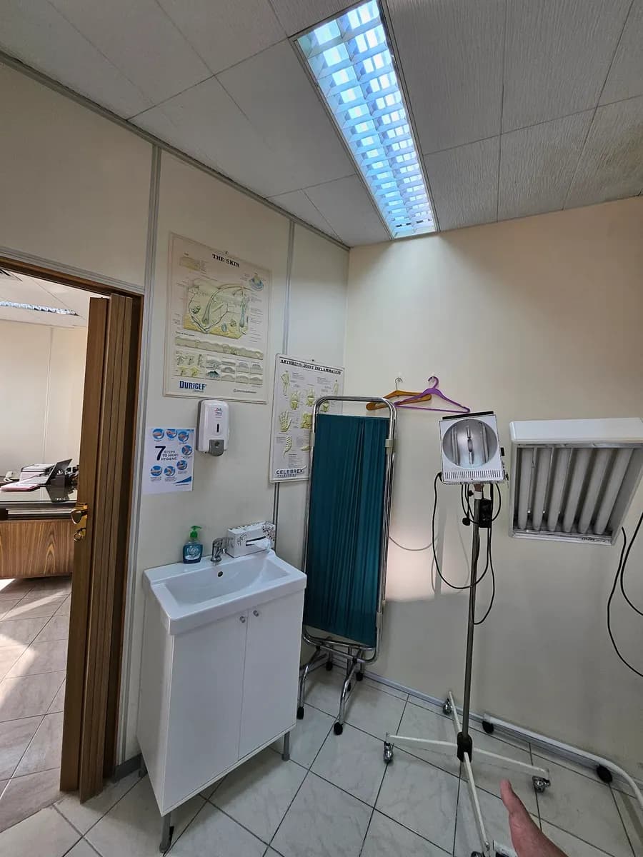 DR Saleh Mohd. Saleh Dermatology & Venereal Clinic photo 5