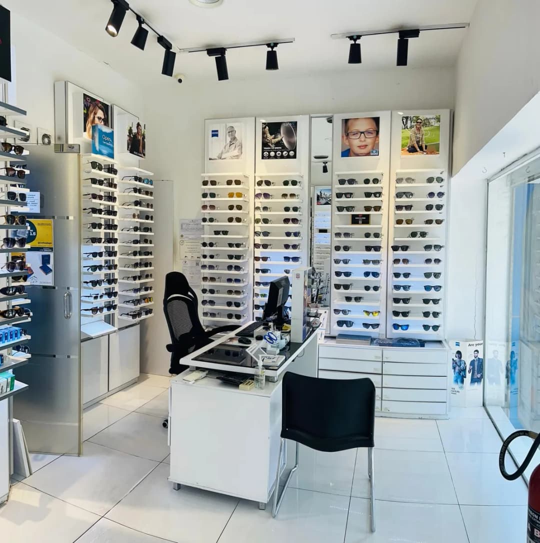 Rathod Opticians East Riffa — صورة 2
