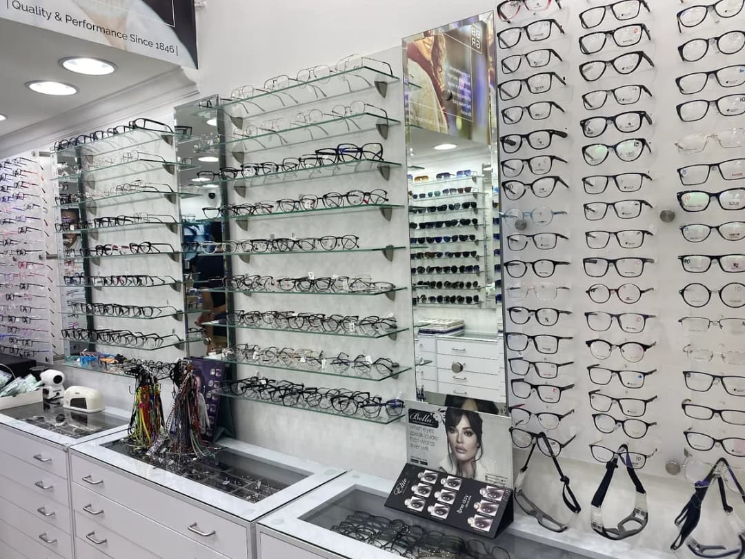 Busaiteen Optician — صورة 3
