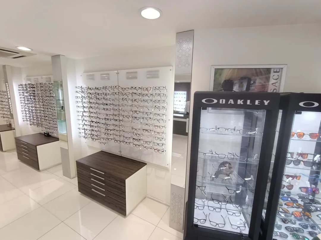 Yateem Optician — صورة 4