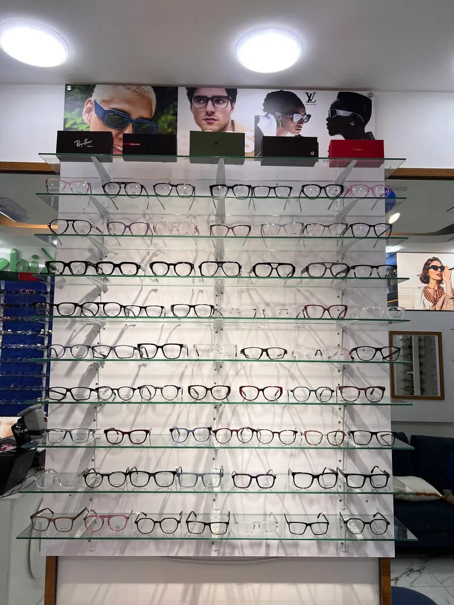 Al Naddarah Opticals — صورة 3