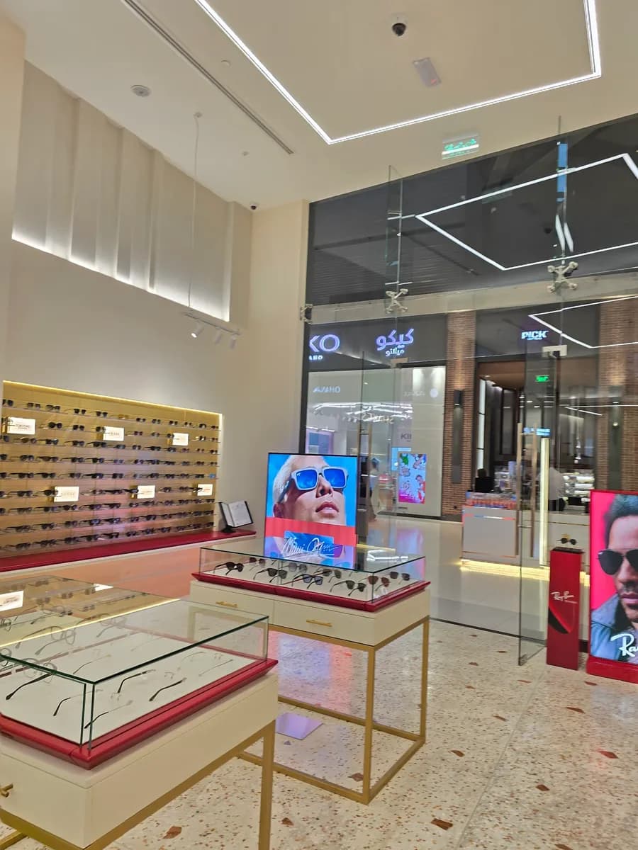 النظاراتي حسن - ذا ويرهاوس — صورة 2