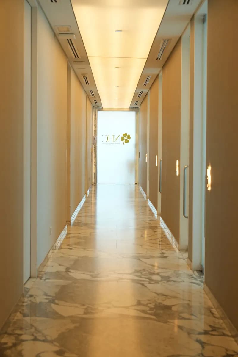 مركز الدكتور نائل الهزيم لجراحة الوجه والفكين والأسنان - NHC Dr. Nael Al Hazeem Dental Center Kuwait — صورة 7