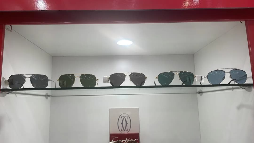 Al Jaber Opticians — صورة 7