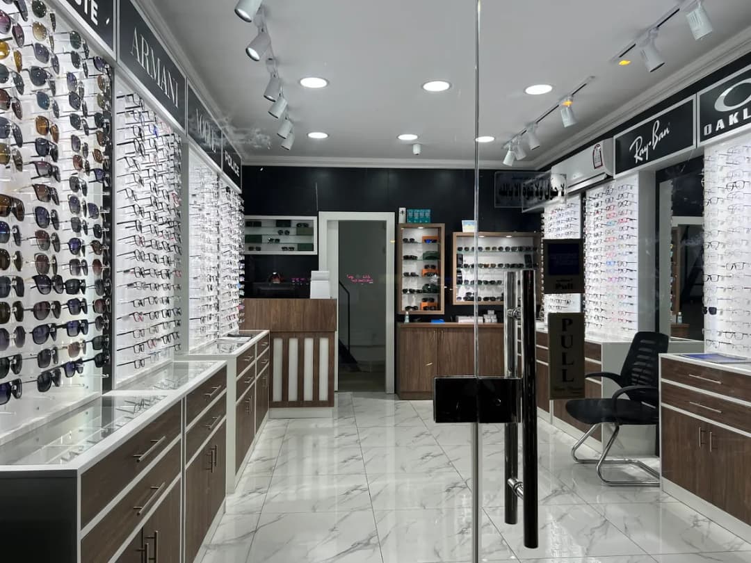 Al Mahra Opticals - Muntazah — صورة 2