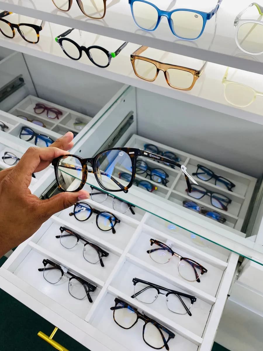Jachi and Muchi Opticals — صورة 6