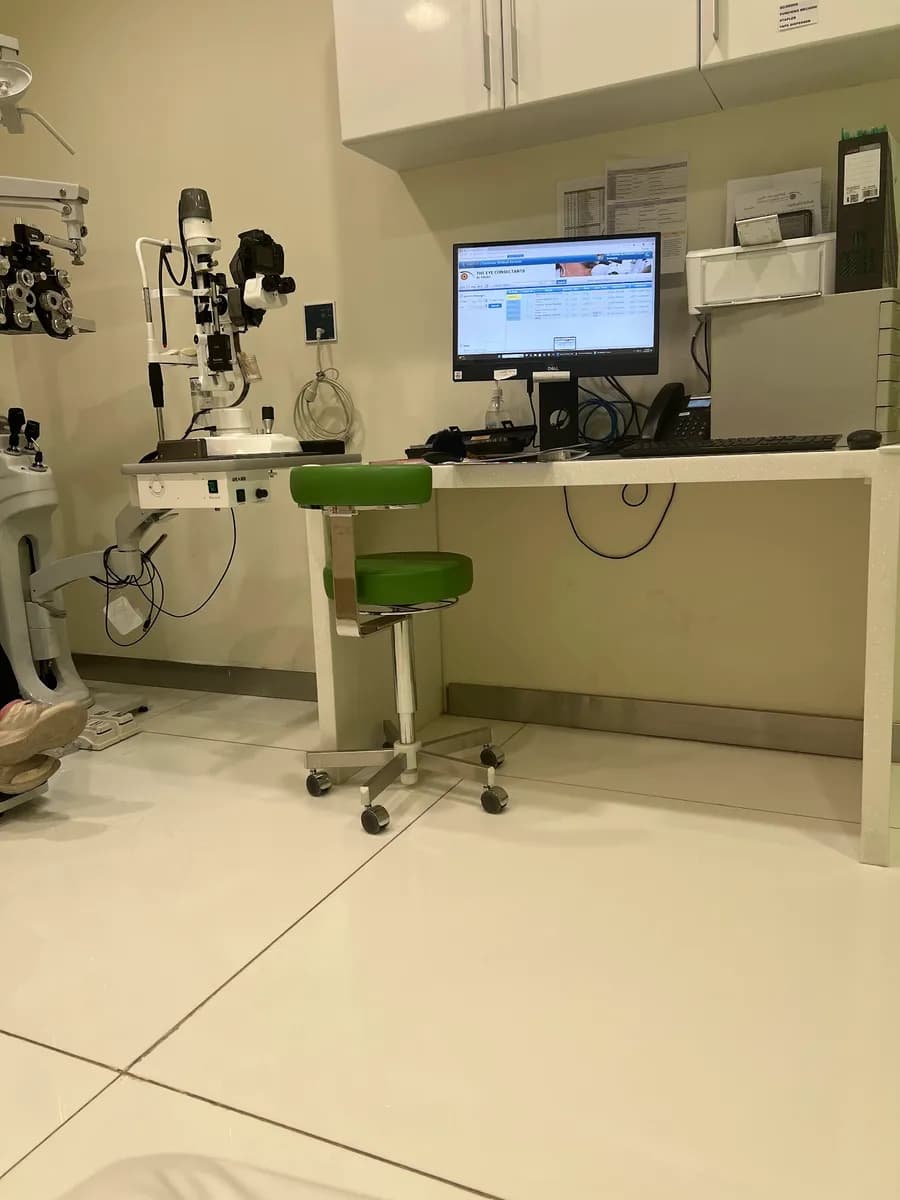 الاستشاريون لطب العيون The Eye Consultants — صورة 8
