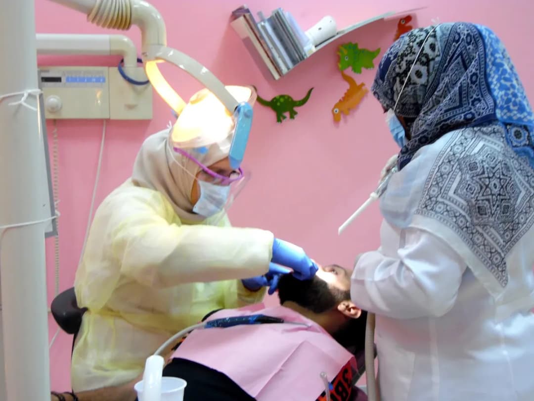 مجمع عيادات دنت كير لطب الأسنان | Dent Care Clinic — صورة 8