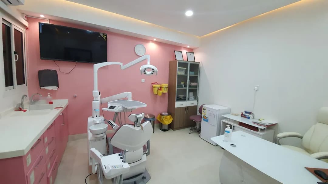 مجمع كواعب الطبي بتبوك - جلدية و تجميل - ليزر - زراعة أسنان - تجميل أسنان - تقويم أسنان — صورة 7