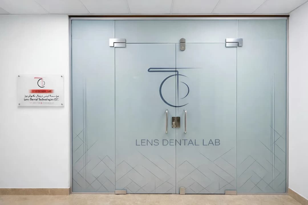 Lens Dental Lab — صورة 4