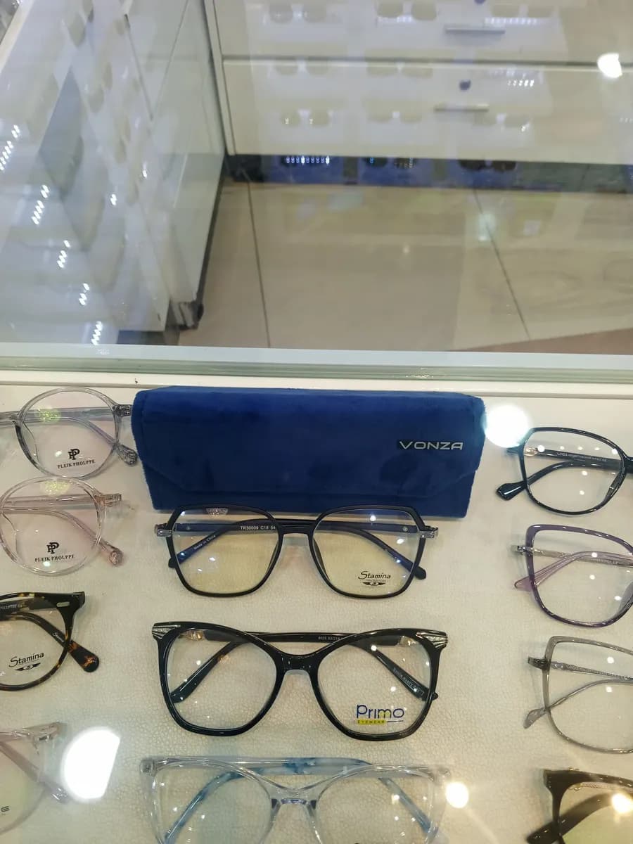 Eyes Lama Optics — صورة 3