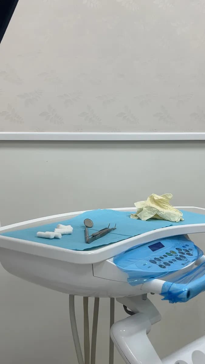 مجمع الدكتور عبد العزيز العمرو لطب الاسنان — صورة 6