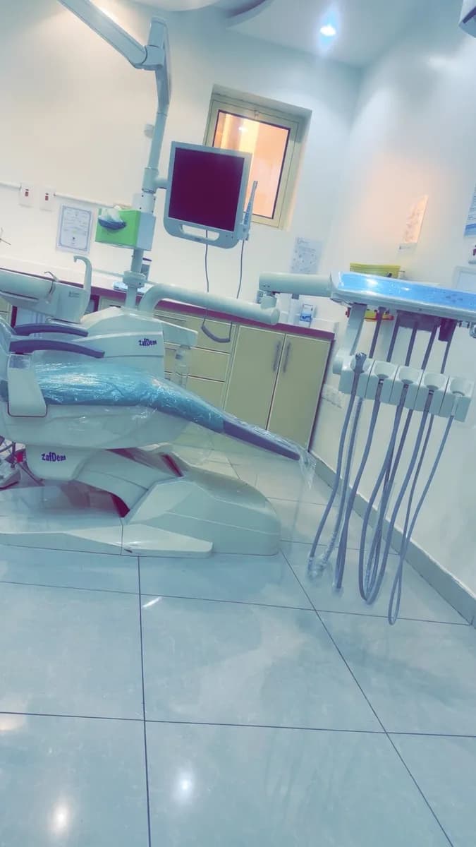 عيادات استبرق التخصصية لطب الأسنان والجلدية — صورة 4