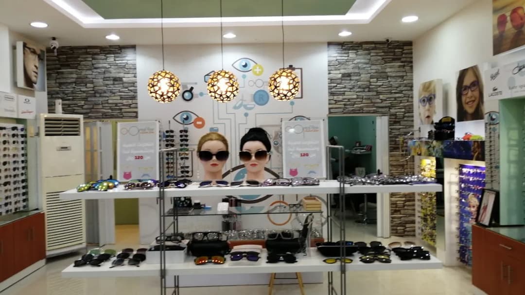 The Optical Shop — صورة 3
