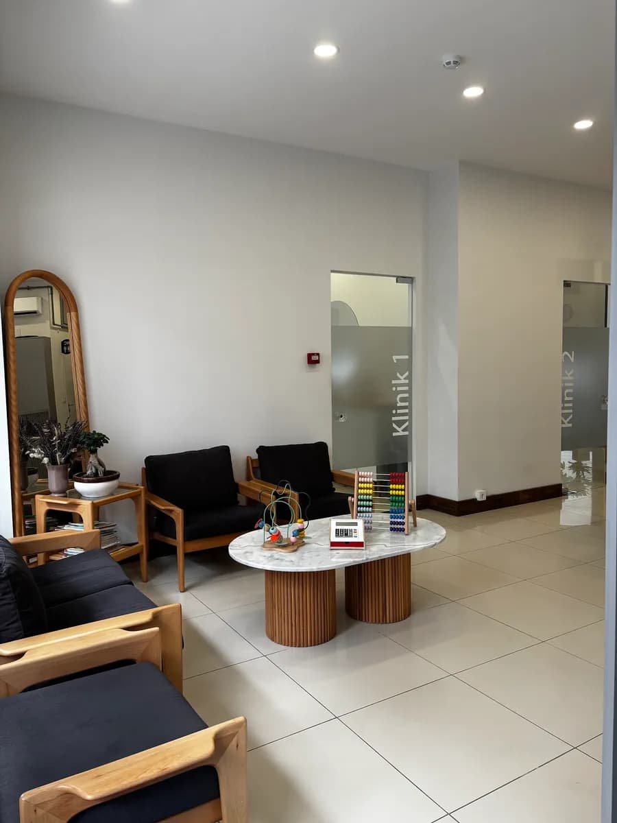 Dr. Dt. Nur ERHUN — Dental Clinics in Istanbul