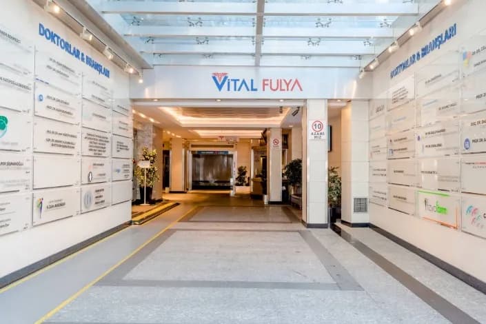 Prof. Dr. Akın Uğraş Ortopedi, Travmatoloji, Omurga Cerrahisi — Orthopedics & Sports Medicine in Istanbul