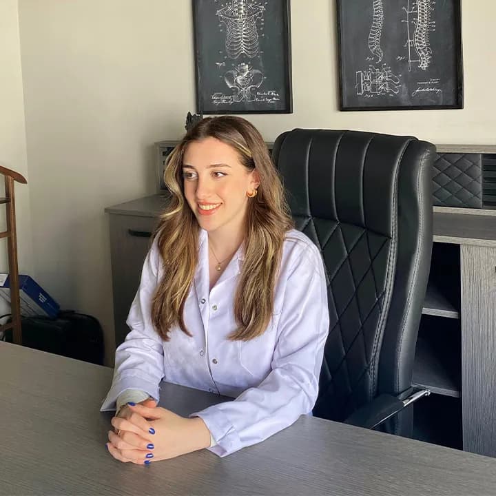 Diyetisyen Esra Demir — Physiotherapy & Rehabilitation in Istanbul