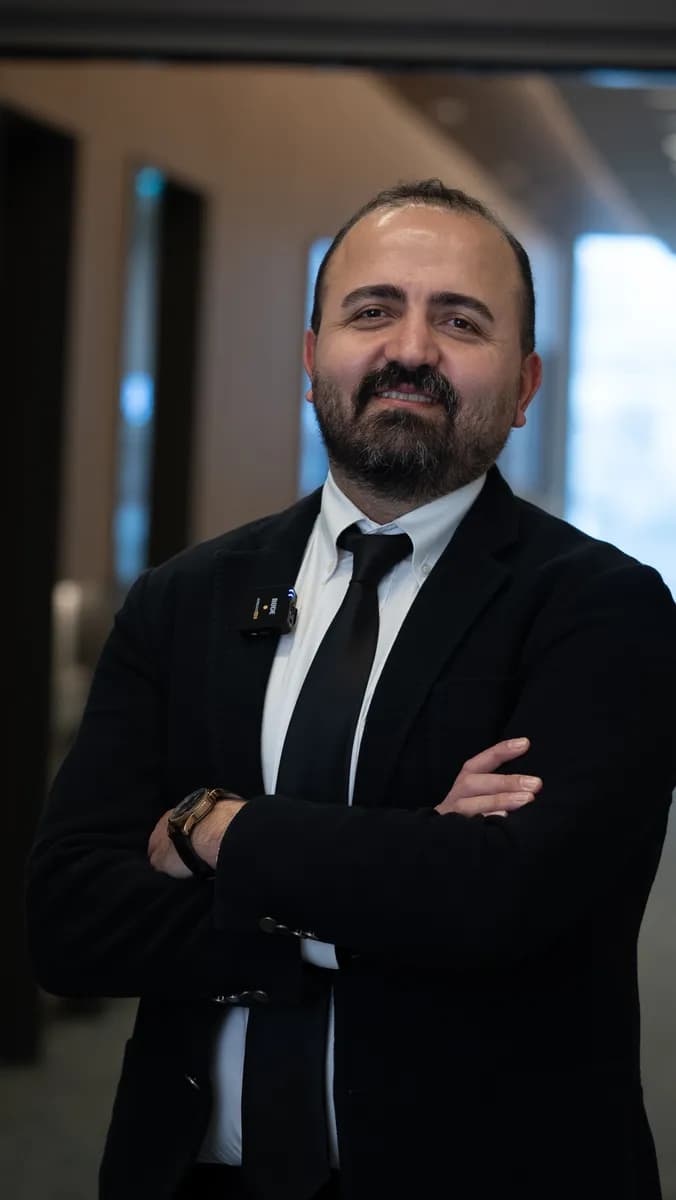 Doç. Dr. Emre Karabay