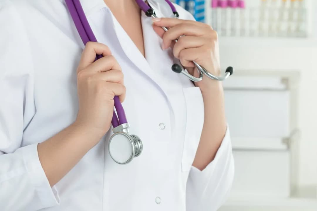 Kürtaj, Genital siğil tedavisi, Vajina daraltma, kızlık zarı dikimi