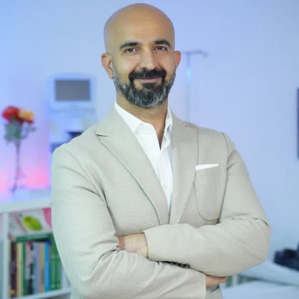 Göz hastalıkları ve ROP uzmanı Dr. Emre Hekimoğlu — Eye Care & Ophthalmology in Istanbul