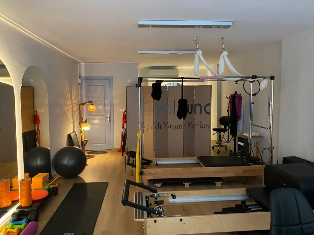 Fizyoterapist Ümran Bişkiner — Physiotherapy & Rehabilitation in Istanbul
