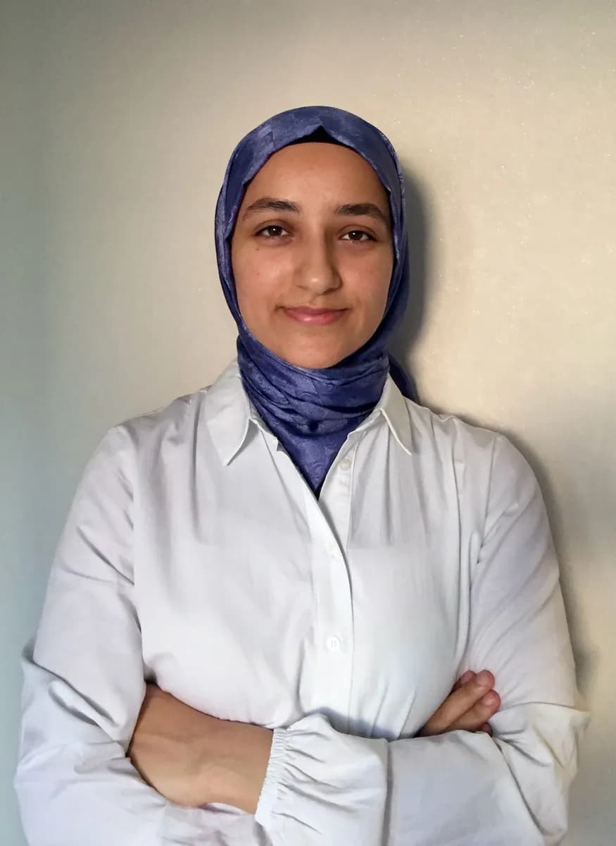 Fizyoterapist Aygül Masdar — Physiotherapy & Rehabilitation in Istanbul
