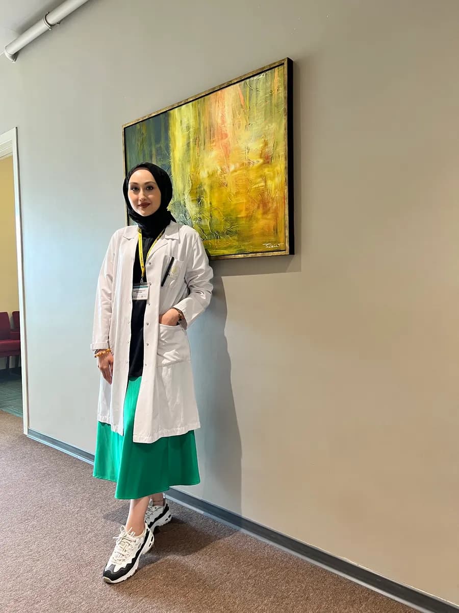 Uzman Klinik Psikolog Betül Sena Parmaksız — Mental Health & Psychology in Istanbul