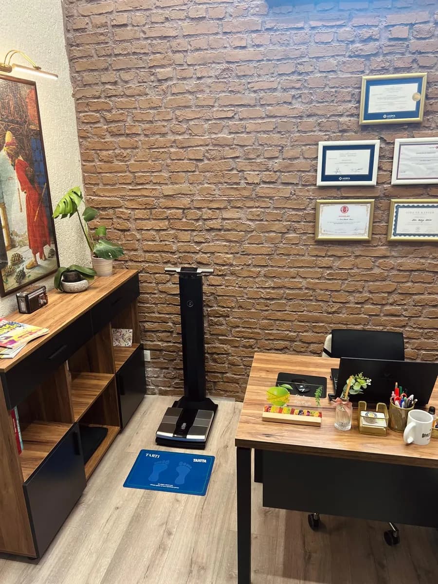 Dyt. Esin Ergin, Diyetisyen — Nutrition & Dietetics in Istanbul