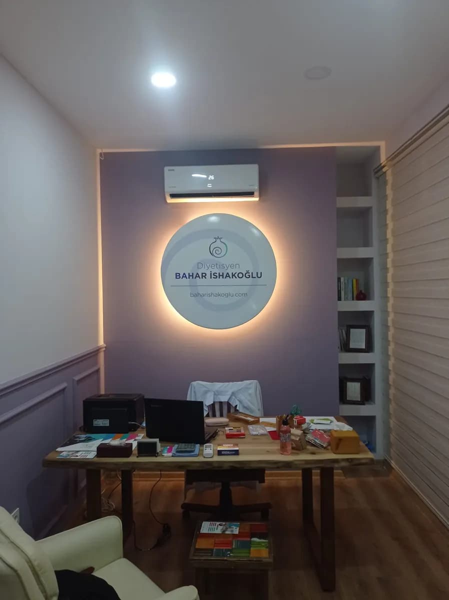 Diyetisyen Bahar İshakoğlu — Nutrition & Dietetics in Istanbul