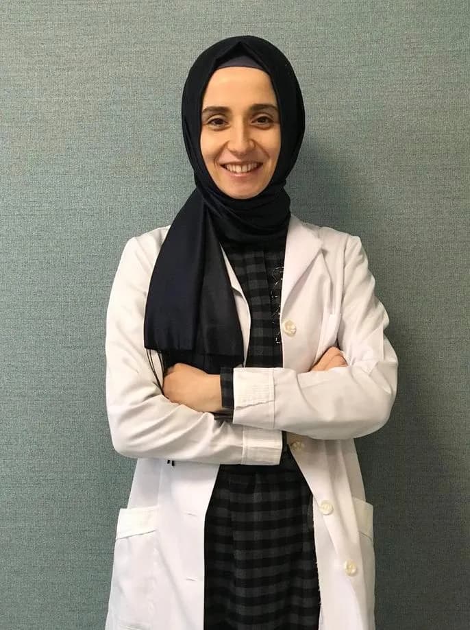 Dermatoloji Uzmanı Dr. Damla Demir — Dermatology & Skin Care in Istanbul