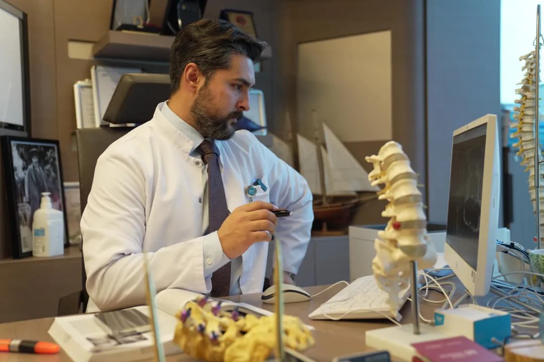 Doç. Dr. Tuna PEHLİVANOĞLU - İstanbul Ortopedi ve Travmatoloji Uzmanı — Orthopedics & Sports Medicine in Istanbul