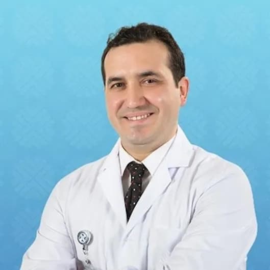 Doç. Dr. Özgür Ulaş Özcan, Kardiyoloji — Cardiology & Heart Care in Istanbul
