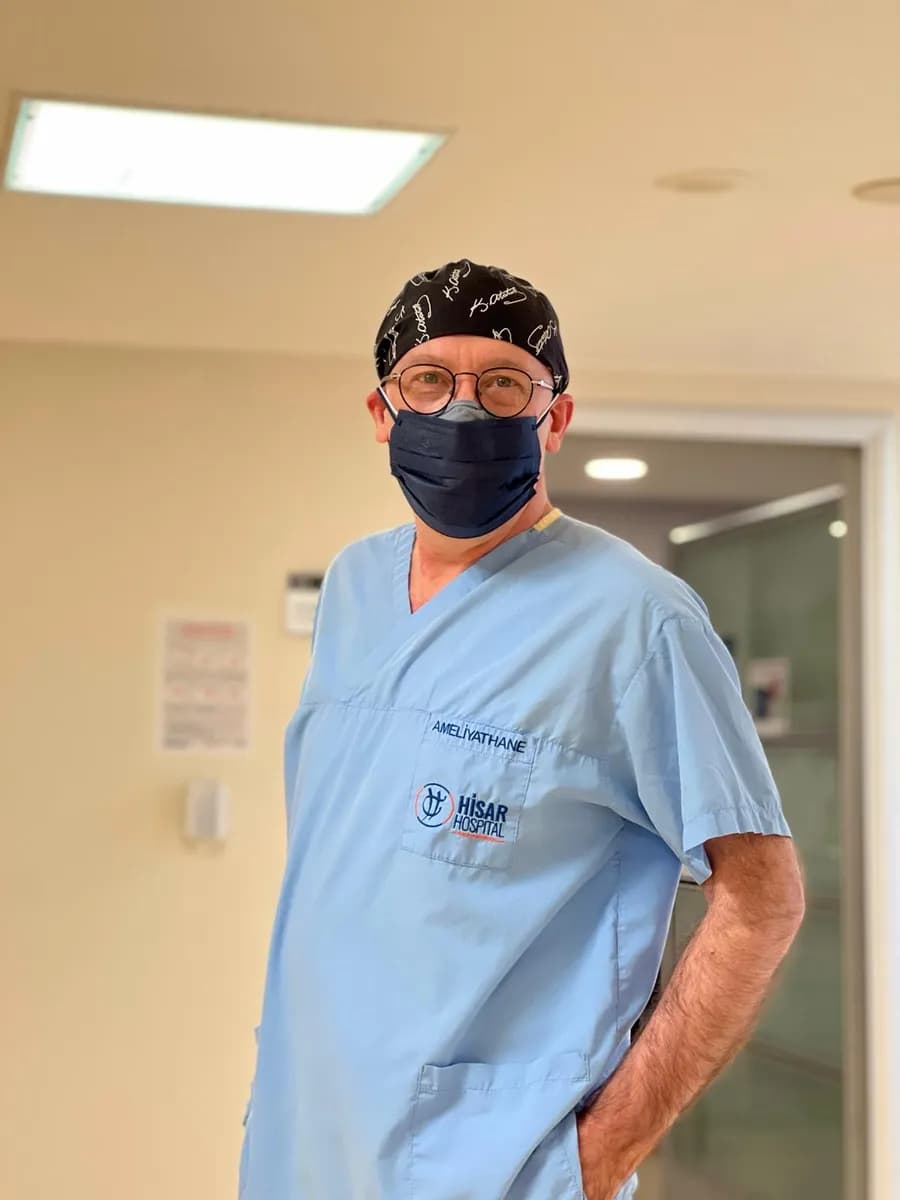 Prof. Dr. Gürsel Saka, Ortopedi Ve Travmatoloji, Diz-Kalça-Omuz Protezi Cerrahisi — Orthopedics & Sports Medicine in Istanbul