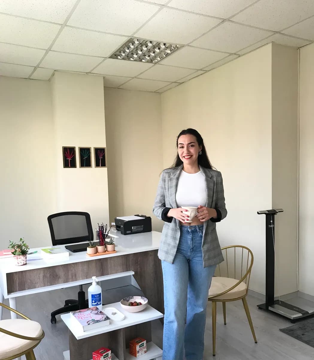 Diyetisyen Fatma Nur Güleç — Nutrition & Dietetics in Istanbul