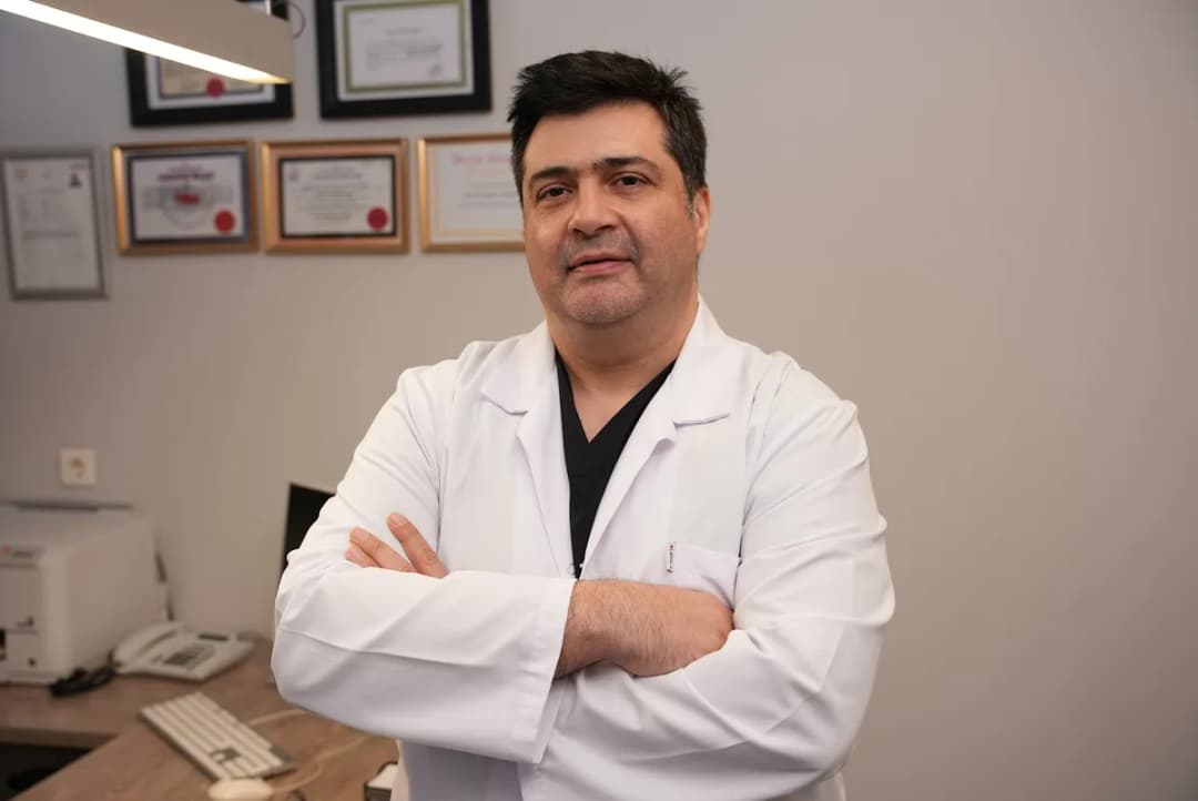 Prof. Dr. Kamuran Cumhur Değer - Gastroenteroloji Cerrahisi & Genel Cerrahi