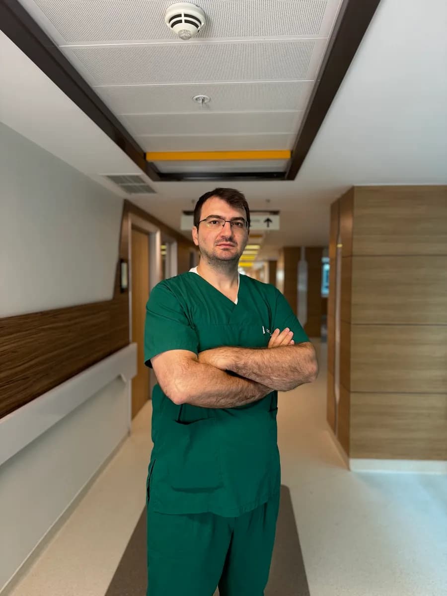 Op. Dr. Serdar Turgut | Ortopedi ve Travmatoloji Uzmanı — Orthopedics & Sports Medicine in Istanbul