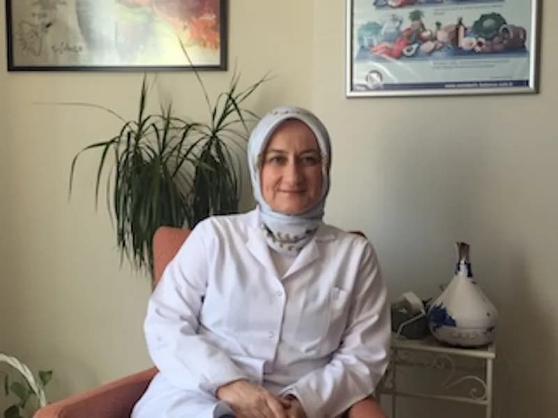 Dr. Gülseren Yavuzoğlu- Akupunktur - Hacamat - Sülük Tedavisi — Alternative & Holistic Medicine in Istanbul