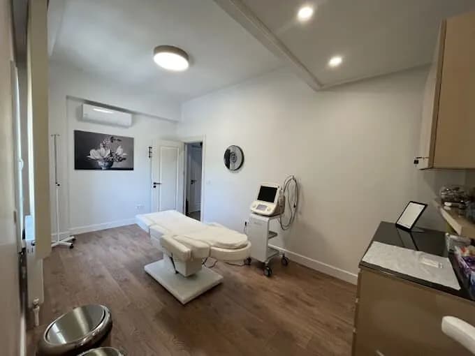Uzm. Dr Ergün Dinç Dermatoloji Cildiye Uzmanı Bahçeşehir — Dermatology & Skin Care in Istanbul
